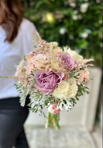 Lila Pembe Beyaz Romantik Gül Gelin Buketi - Damat Yaka Çiçeği