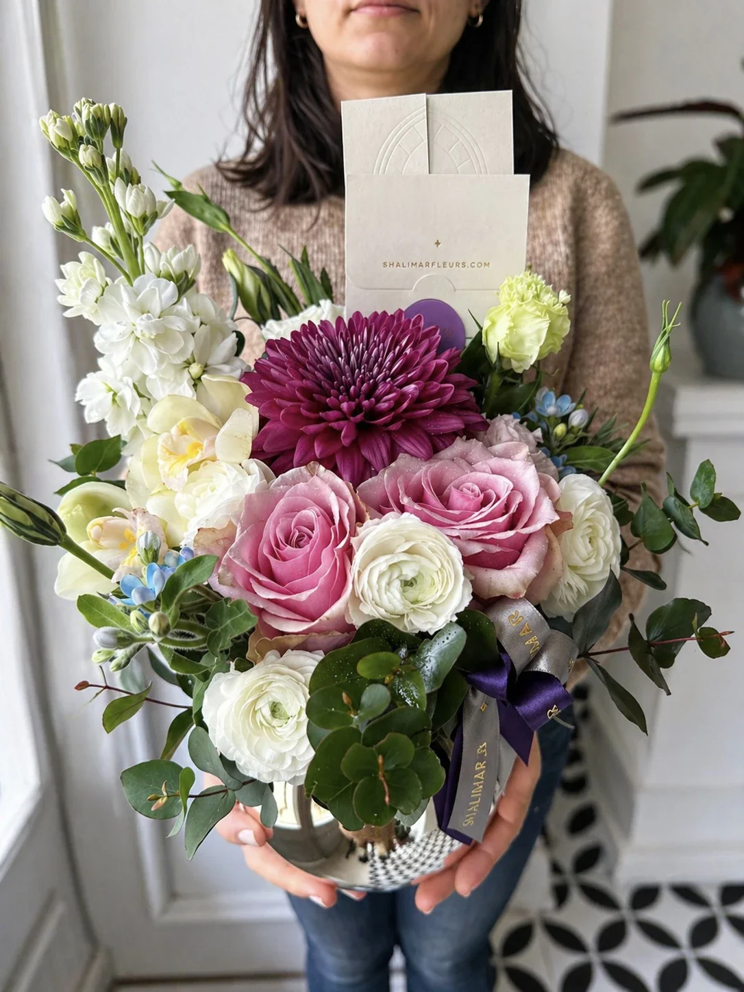 Vazoda Pembe Beyaz Bloom Aranjman