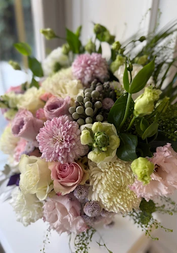 Pembe Beyaz Vazoda Lüks Aranjman