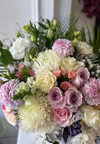 Pembe Beyaz Vazoda Lüks Aranjman