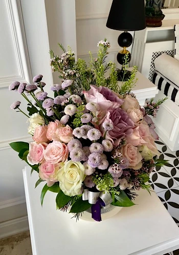 Top Vazoda Gül Aranjmanı