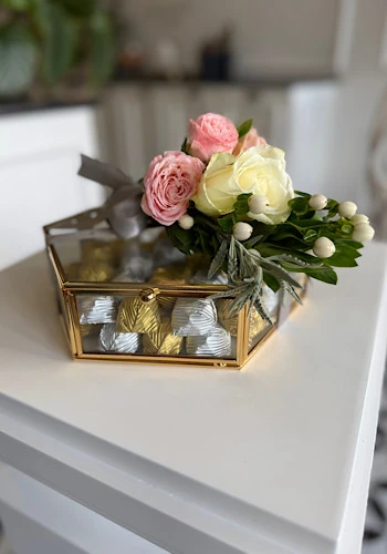 Cam Altıgen Kutuda Çikolata