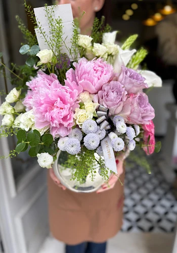 Pastel Tonlarda Şakayık Aranjman