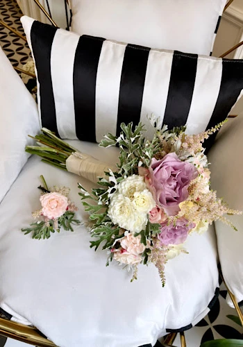 Lila Pembe Beyaz Romantik Gül Gelin Buketi - Damat Yaka Çiçeği