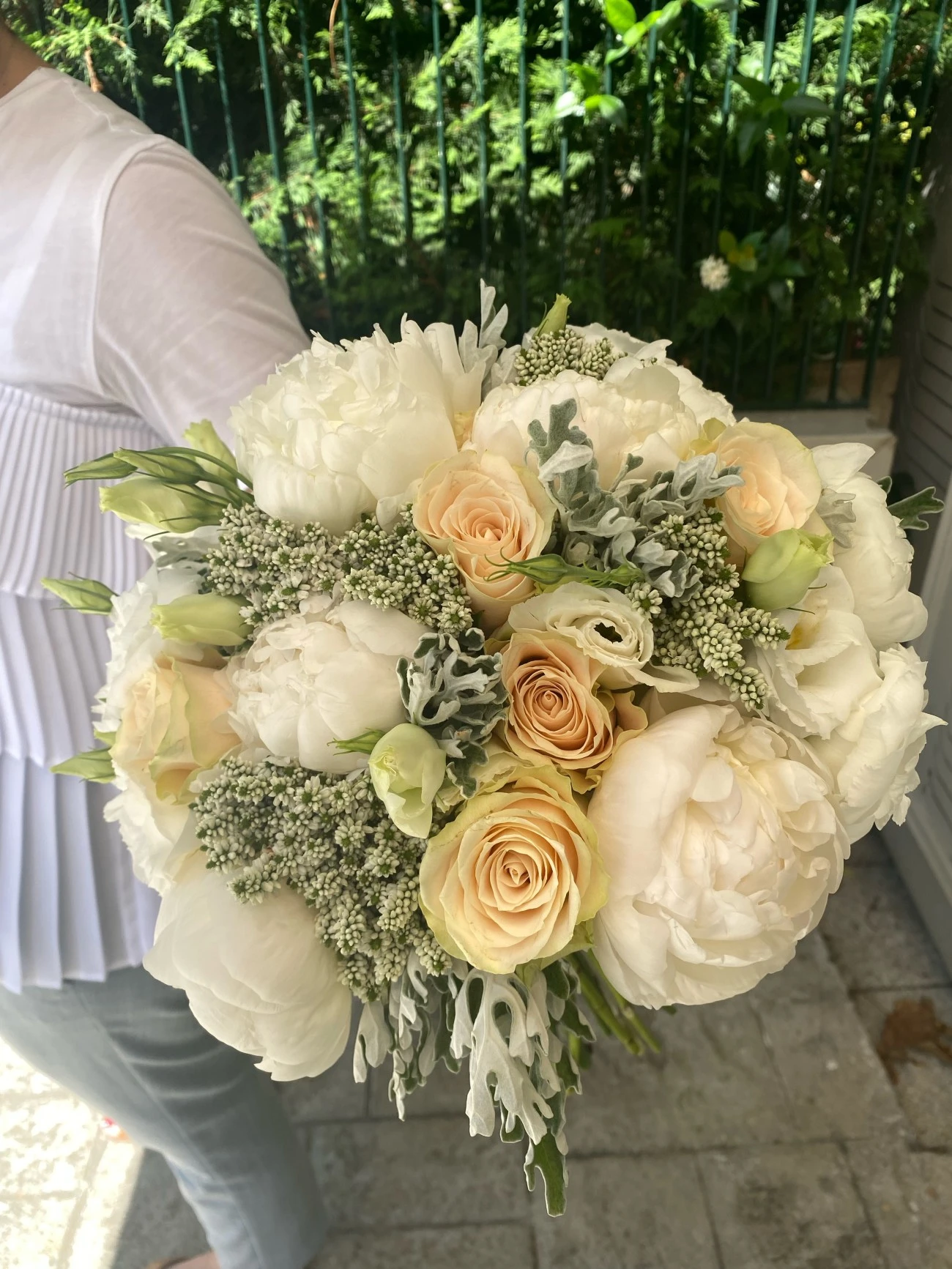 Beyaz Şakayık Gül Gelin Buketi Ve Damat Çiçeği